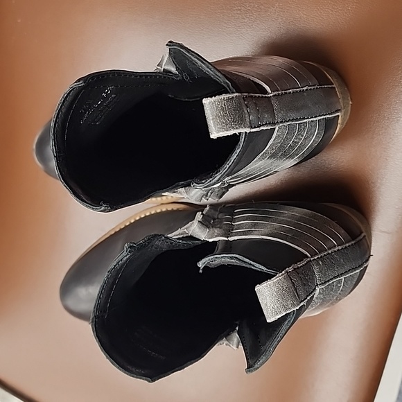 Diba True "Sly Fox" Ankle Booties Excellent Condition - Picture 2 of 3